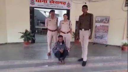 ख़ैरागढ़ में धारदार कैची से प्राणघातक हमला करने वाले आरोपी को पुलिस ने किया गिरफ्तार