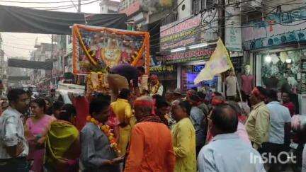 श्योपुर: शहर में धूमधाम से निकली रणथंबोर त्रिनेत्र गणेश जी महाराज की शोभायात्रा, राम तलाई पर सजा भव्य दरबार, गायकों ने गाई महिमा