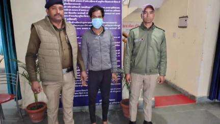 टिहरी: फरार वारंटी को मस्कन गौतम बुद्ध नगर से टिहरी पुलिस ने किया गिरफ्तार, न्यायालय में किया पेश