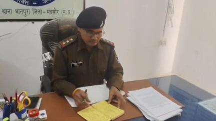 भानपुरा: सब्जी मंडी से चोरी हुई बाइक को पुलिस ने एक घंटे के अंदर किया बरामद, चोर को भी किया गिरफ्तार