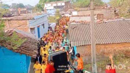 निवास: ग्राम पिपरिया में भव्य कलश यात्रा के साथ श्रीमद् भागवत कथा शुरू, राधा कृष्ण और बजरंग बली की झांकियाँ आकर्षण का केंद्र रहीं