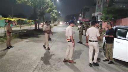 इंदौर: देर रात पुलिस ने सड़क पर छापा मारा, कई बदमाशों को पकड़ा, कई के खिलाफ कार्रवाई की गई, शराब पीकर गाड़ी चलाने वालों पर भी कार्रवाई