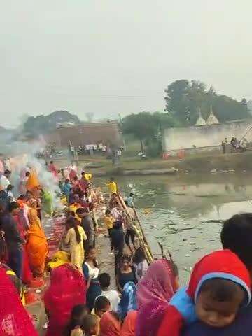 सभी छठ व्रतियों को देखिए घर की ओर प्रस्थान
गोदवाली बूढ़ऊ महादेव मंदिरा छठ घाट की तस्वीर जय छठी माई #pravin