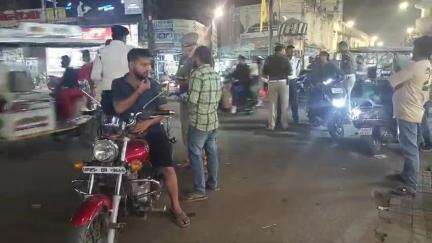 #SSPbareilly 
के निर्देशन पर #bareillytraffic
ने चलाया सघंन चेकिंग अभियान लापरवाही से वहान चला रहे लोगों के कांटे चालान