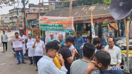 বালি-জগাছা: নিত্য প্রয়োজনীয় জিনিসের মূল্যবৃদ্ধির প্রতিবাদে ব্যাতাইতলা বাজারে হল কংগ্রেসের বিক্ষোভ কর্মসূচি, নেতৃত্বে ব্লক সভাপতি