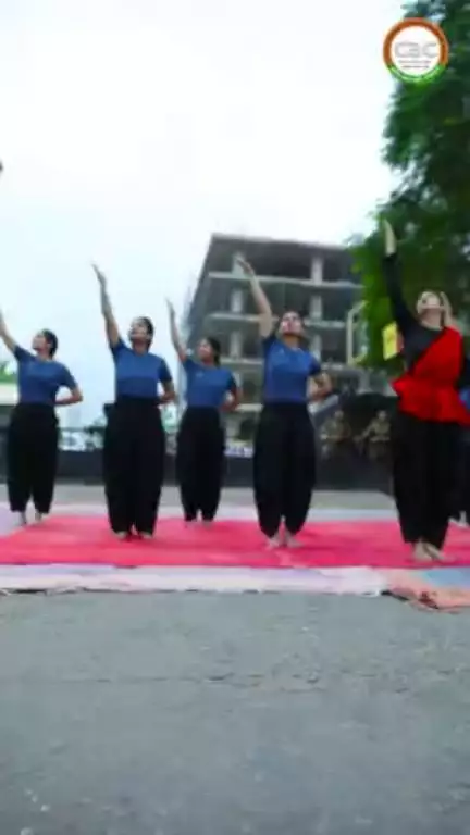 #cbcrojaipur in collaboration with #NIAJaipur , creating awareness among common people about the importance of #Yoga in daily life. Visual of yesterday's #FlashMob from GT Mall Jaipur.