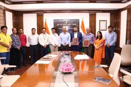 A MoU was signed between #MNCFC, MoA&FW & Pixxel Space India Pvt Ltd, under the chairmanship of Sh. Manoj Ahuja, #SecyAgriGoI for developing #agricultural analytics models using sample imagery from Pixxel's pathfinder hyperspectral.