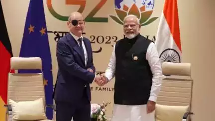 प्रधानमंत्री श्री नरेंद्र मोदी ने #G20 शिखर सम्मेलन के अवसर पर नई दिल्ली में जर्मनी संघीय गणराज्य के चांसलर श्री ओलाफ स्कोल्ज़ से मुलाक़ात की। फरवरी 2023 में भारत की राजकीय यात्रा के बाद, इस वर्ष चांसलर की यह दूसरी भारत यात्रा थी।