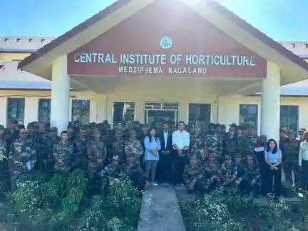 Assam Rifles personnel visited CIH, Medziphema, Nagaland campus today during a 5-day training programme on 'Scientific Beekeeping for CAPFs personnel'.

#agrigoi #beekeeping #NBHM #NBB #Honeybee