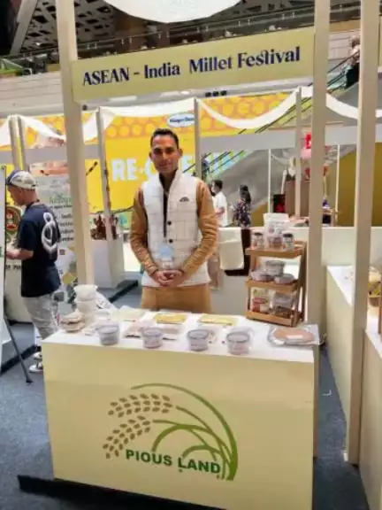 At the ASEAN-Indian Millet Festival in Jakarta, millets take center stage with Indian delegation #FPOs exhibiting a rich variety of climate-resilient millets, as ready to eat products!