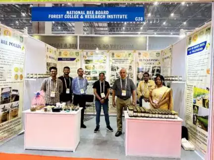 The various honey products are being showcased in World Food India at Pragati Maidan by National Bee Board-supported organisations like Forest College & Research Institute, Telangana and FPC handholded by NDDB. 
#agrigoi #worldfoodindia2023