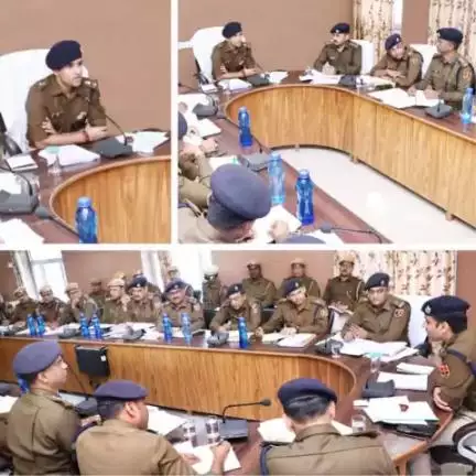 #churupolice
जिला पुलिस अधीक्षक श्री जय यादव द्वारा जिले के अधिकारियों के साथ #क्राइम_मीटिंग का आयोजन किया गया।